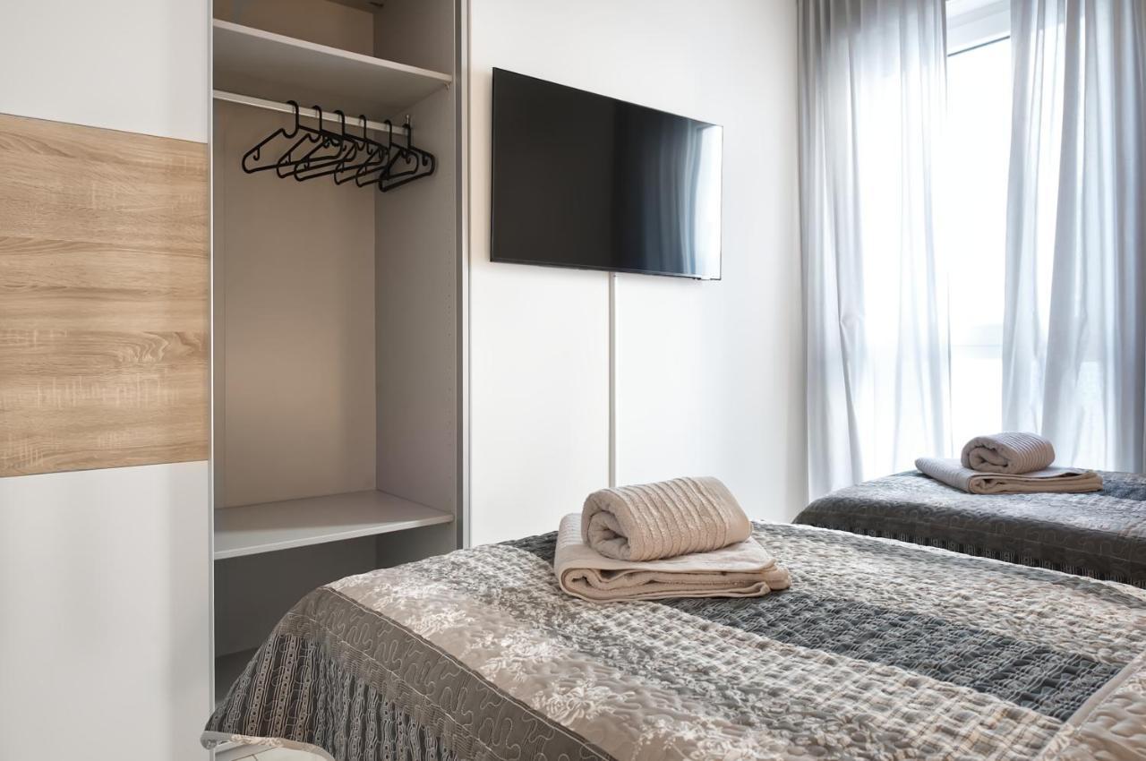 Modern Wohnen I Smart Tv I Terrasse I 2X Parkplatz I 2 Schlafzimmer I 6 Schlafplaetze Бад-Эйнхаузен Экстерьер фото
