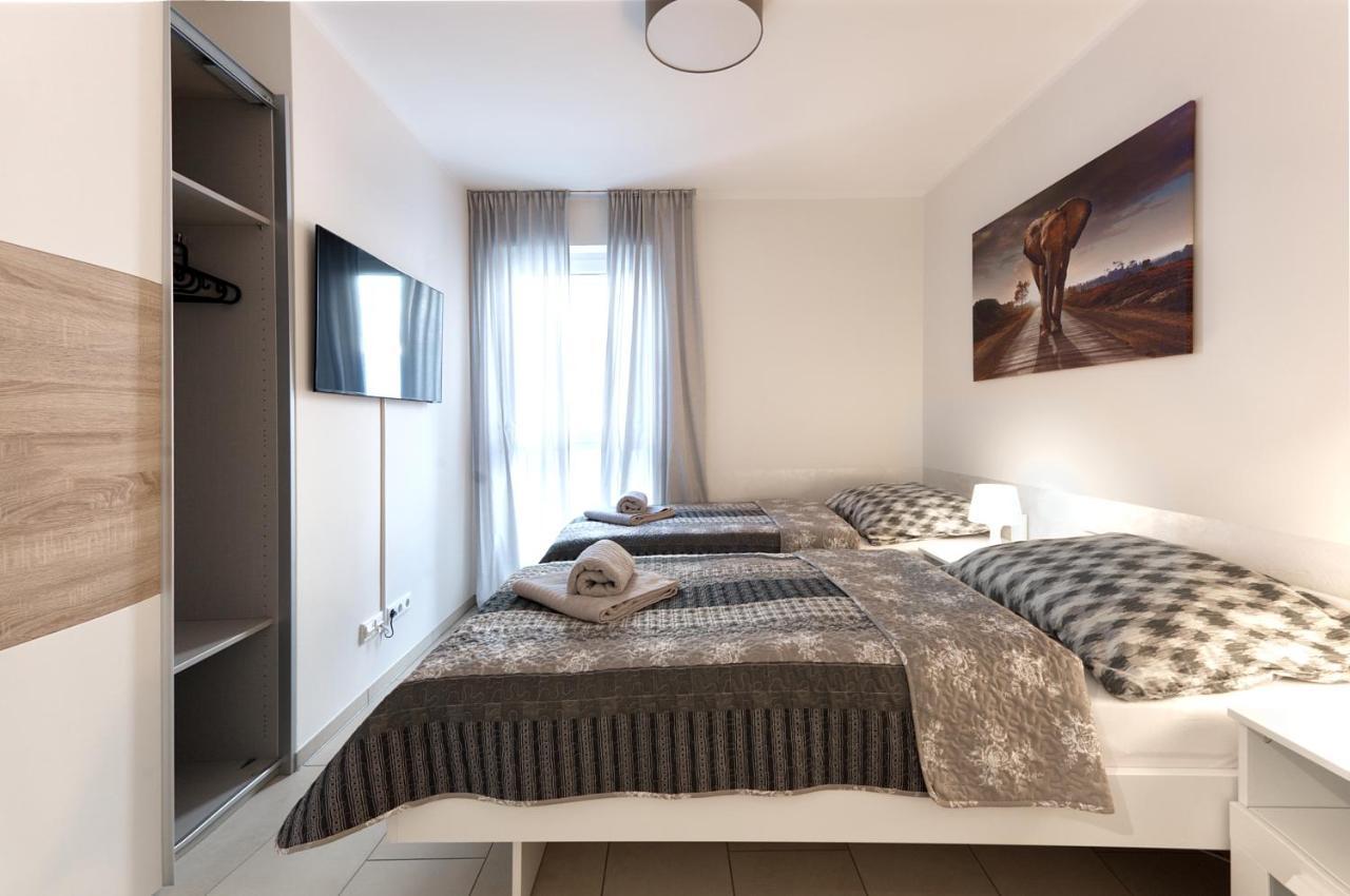 Modern Wohnen I Smart Tv I Terrasse I 2X Parkplatz I 2 Schlafzimmer I 6 Schlafplaetze Бад-Эйнхаузен Экстерьер фото