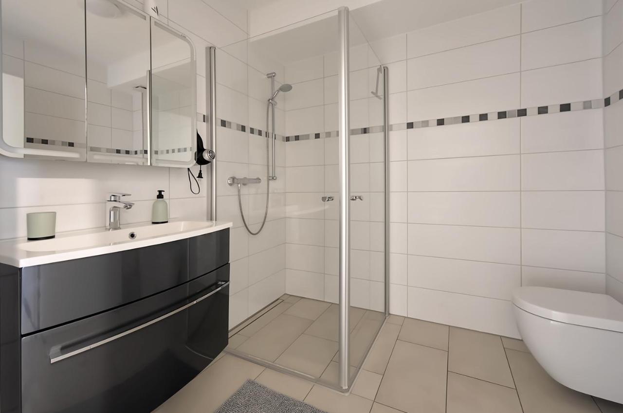 Modern Wohnen I Smart Tv I Terrasse I 2X Parkplatz I 2 Schlafzimmer I 6 Schlafplaetze Бад-Эйнхаузен Экстерьер фото